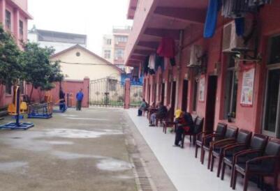 中铁建业—九九颐家护养中心_南昌口碑好养老院价位多少钱,南昌养老院排名