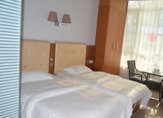 威海小汤温泉度假村_威海豪华养老院地址,威海养老院哪个比较好