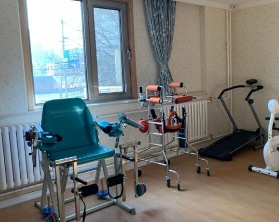 北京丰台区看丹老年公寓和右安门翠林老年公寓对比参考？