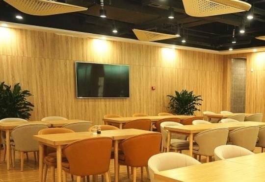 成都附近有医院的养老机构列举几家？