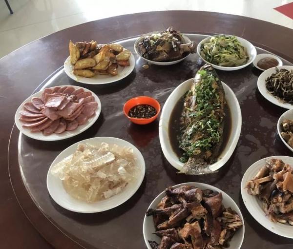 齐齐哈尔市铁锋区家好月圆老年公寓_齐齐哈尔8000元养老院怎么样